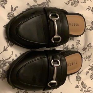 Torrid  Very Cute and Casual Black Size 6 Low  heel open back shoes